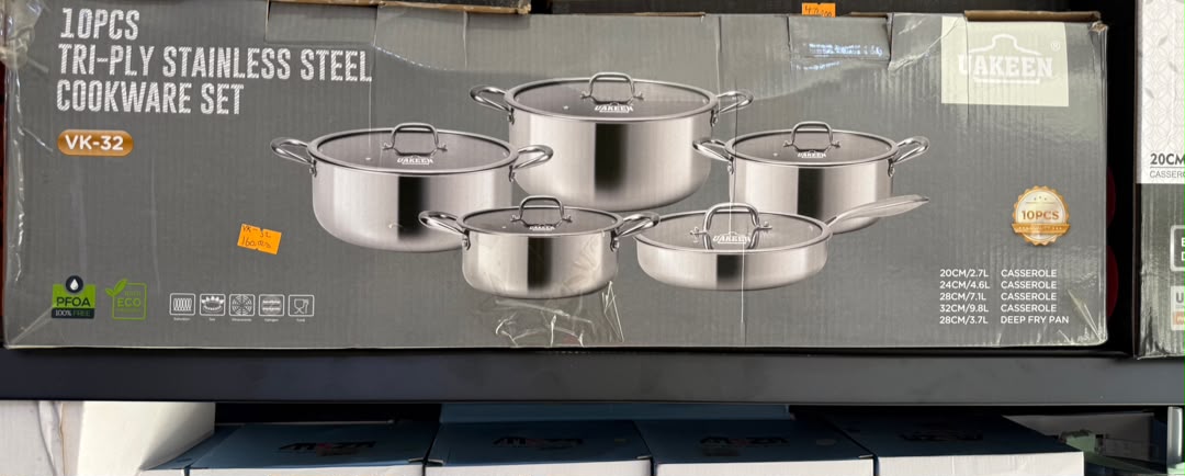 Tri-ply stainless steel pot